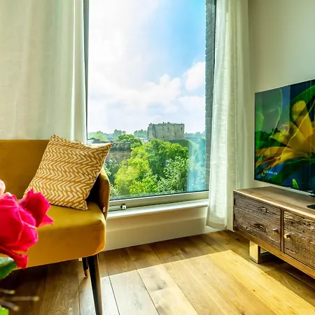 River & Castle At Ryedale House * 요크