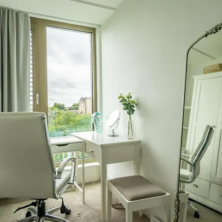 River & Castle At Ryedale House York