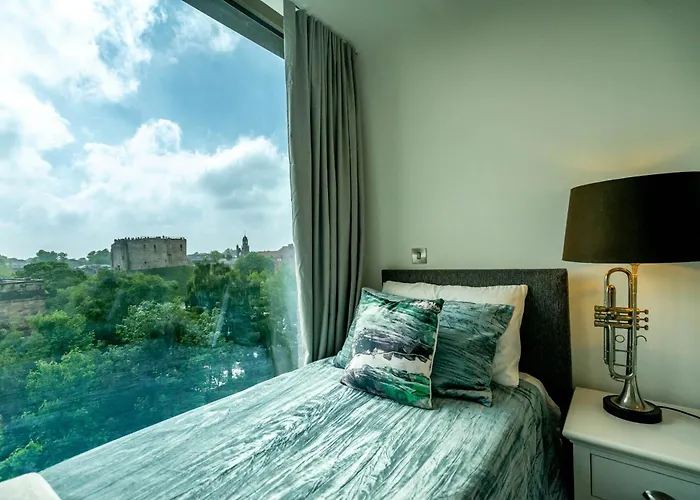 River & Castle At Ryedale House *