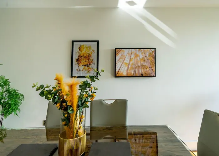 River & Castle At Ryedale House York