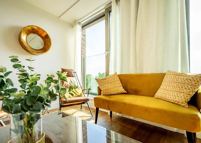 River & Castle At Ryedale House