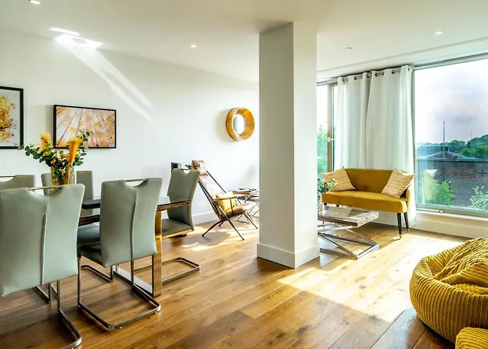 River & Castle At Ryedale House Lägenhet York