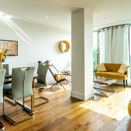 River & Castle At Ryedale House Apartman York