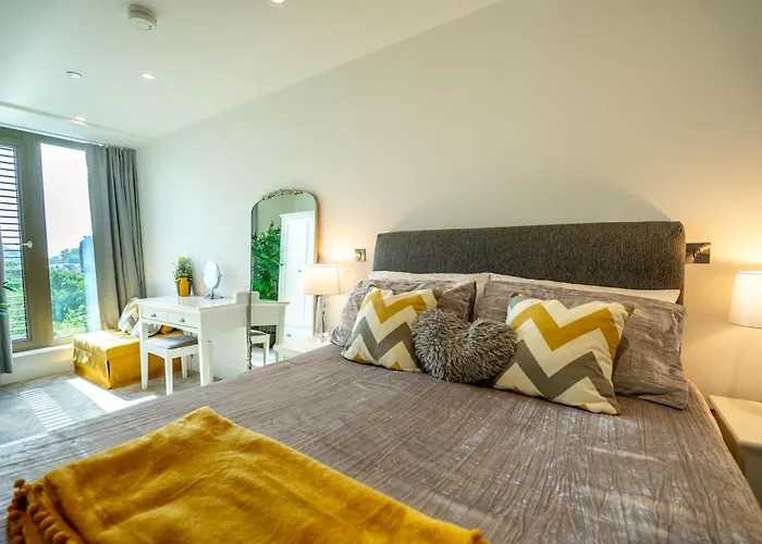 River & Castle At Ryedale House يورك